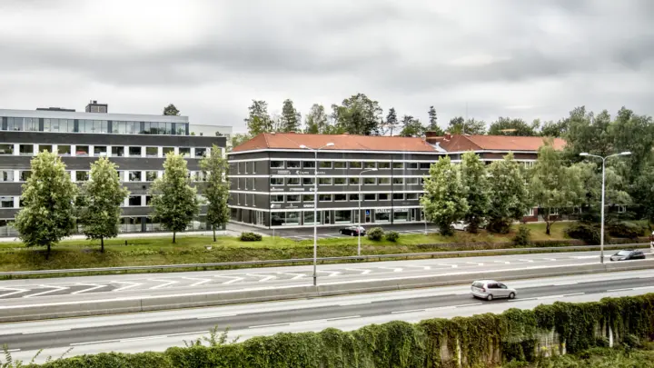 Attraktive lokaler på ca. 115 og 304 kvm. Gunstige leiebetingelser.