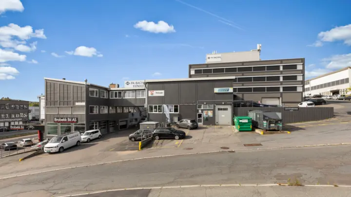 Kalbakken/Alna: Ledig kombinasjonslokaler på ca. 515 kvm og lager på ca. 140,5 kvm BTA.