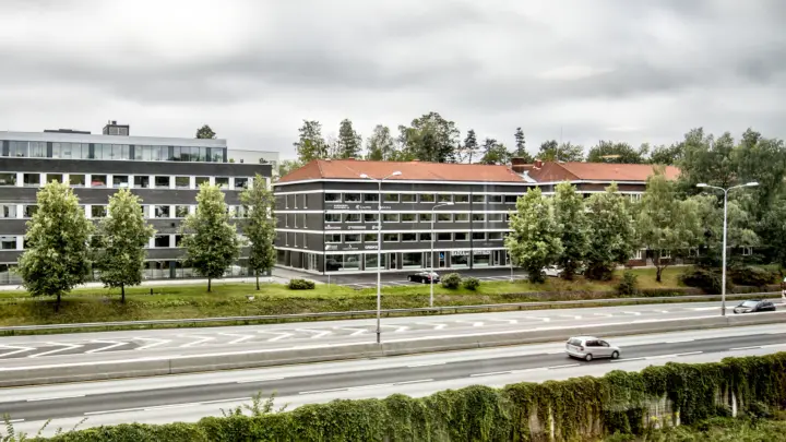 Attraktive lokaler på ca. 115 og 304 kvm. Gunstige leiebetingelser.