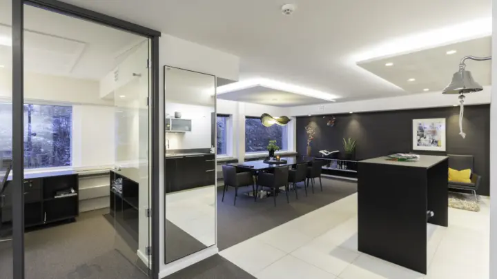 Lysaker: Attraktive kontorlokaler til leie på 116 kvm BTA m/unik eksponering mot E18.