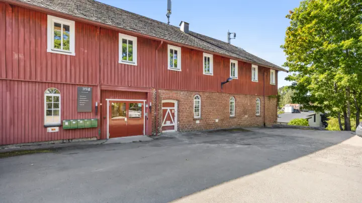 Nordre Taasen Gård - Kontorlokaler i unike omgivelser. Rikelig med parkering og kort gangavstand til t-bane og buss.