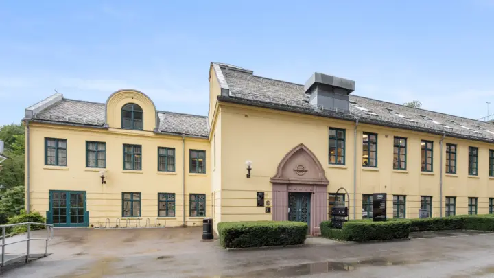 NYDALEN | Attraktive lokaler bestående av full etasje og hel sidebygning - Kontor/Undervisning/mm - BTA 390 til 829 kvm