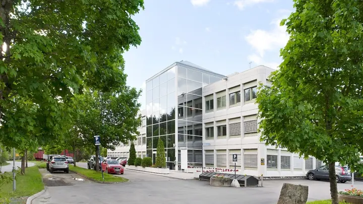 OPPEGÅRD NÆRINGSPARK- Kombinasjonslokaler (lager/kontor) til leie. God adkomst til lager. Ca. 15 min fra Oslo sentrum.