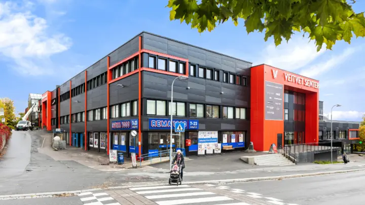 Veitvet Senter: Moderne behandlings-/kontorlokaler på 16 og 24 kvm. Ledig forretningslokale på 241 kvm.
